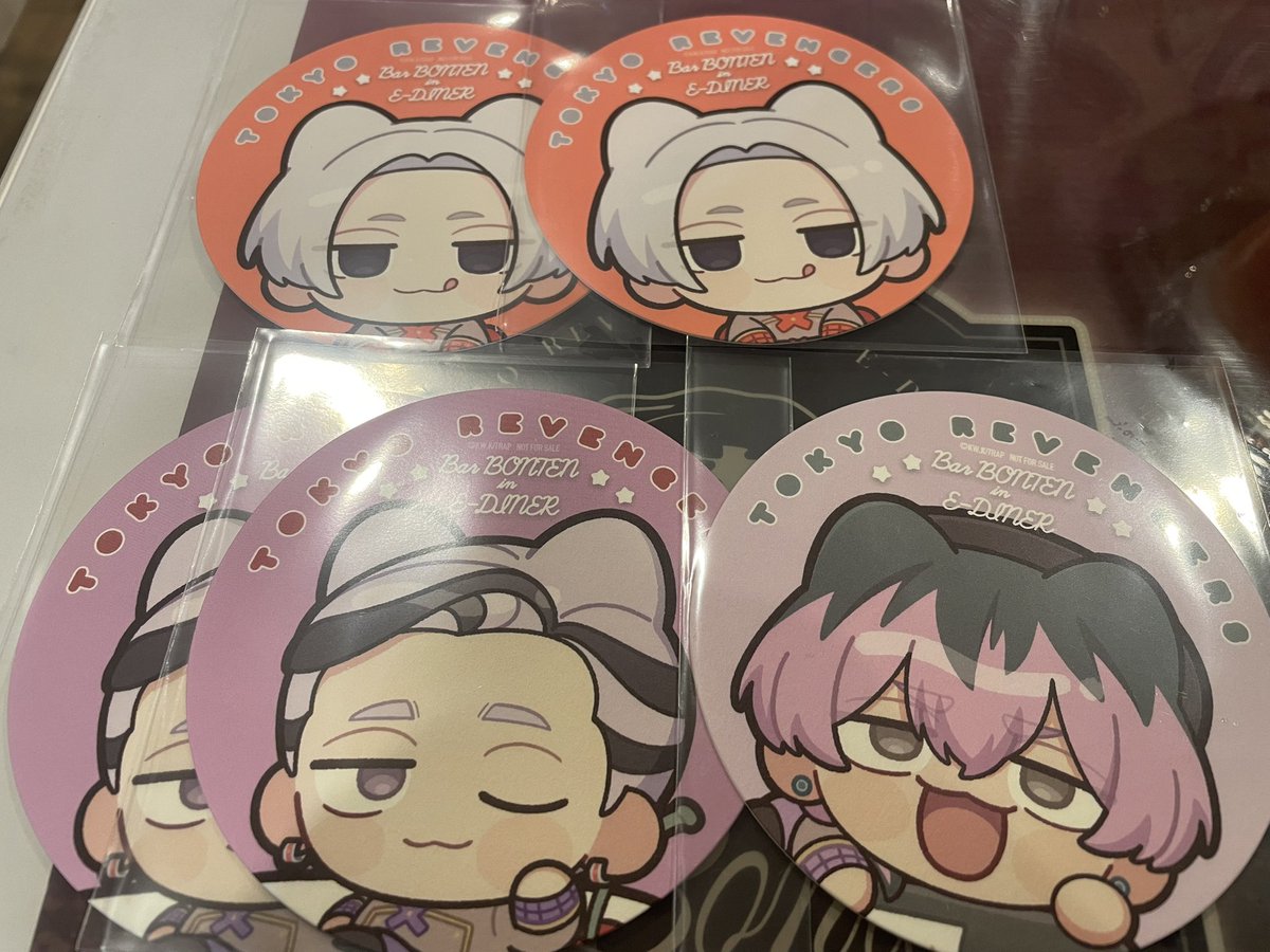 ylu83luna's tweet photo. 【交換募集】東リべ 東京リベンジャーズ 交換 梵天 カフェ くじ　コースター　アクリルパネル　カード　アンブレラマーカー

譲┊佐野、蘭、竜胆、九井、武臣

求┊三途

写真にはありませんが、パネル九井は2つ、武臣1あります。

本日、後日池袋手渡しor郵送 https://t.co/nIcq5YpoAS