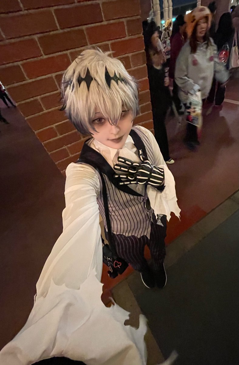 0kiem_cos's tweet photo. 初🏷️  20↑ / ♀

先日からDハロ,cosデビューしたばかりの超初心者です🔰

来年のDハロも参加予定でいるので今のうちにcos友達を作りたいと思ってます🙌🏻

全反応ゆっくり巡回しますのでよろしくお願いします〜‼️🙌🏻

 #Dハロ仮装2026 
 #Dハロ仮装ツイステ 
 #コスプレイヤーさんと繫がりたい https://t.co/0zz6wFYBdX