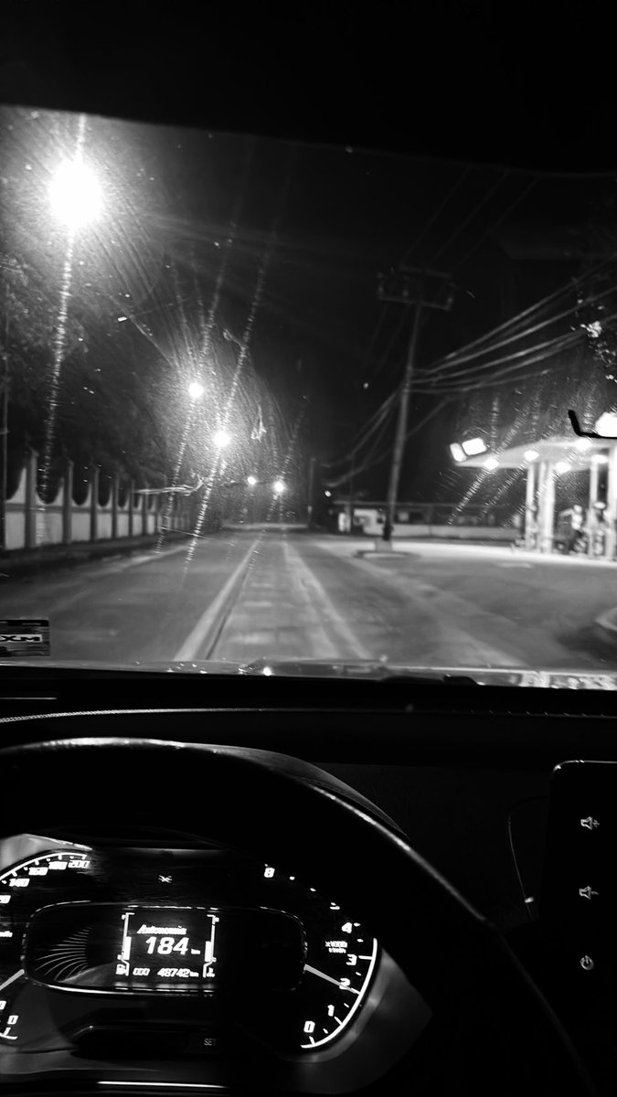 cczheg's tweet photo. Alguien para UBER SEX ? la “pareja” con la que quedé ya no contesta ajajajaj https://t.co/Y42OPvtEj6