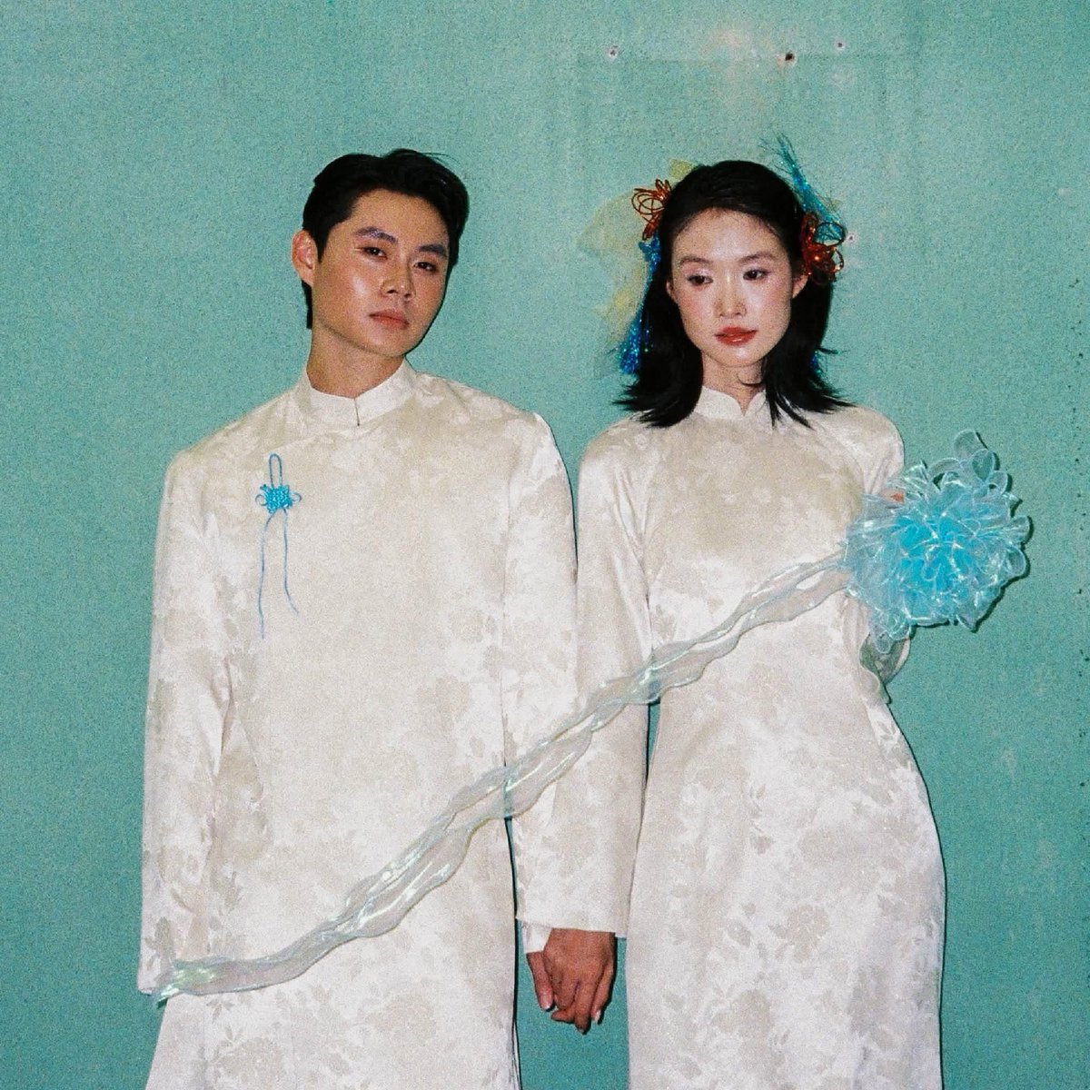 luresmag's tweet photo. Xéo Xọ debuts the Mỹ Vương collection-a nostalgic 1990s retrograde wedding tale crafted with modern Vietnamese sartorial finesse.

Bridging classic ivory Ao Dai brocades with contemporary avant-garde styling in Hanoi.

#Xeoxo #MyVuongCollection #VietnameseFashion #Hanoi #Lures https://t.co/iuuHG4SyBb