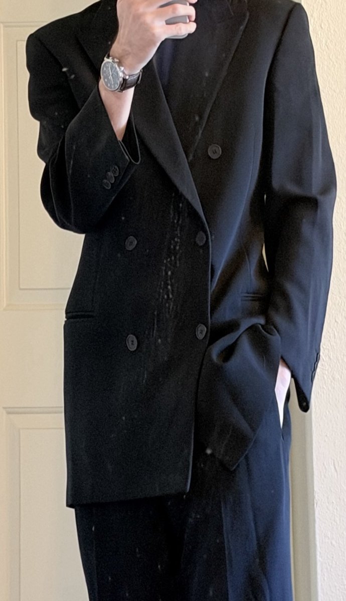 mathluvr3000's tweet photo. anyone selling a large brick-sized mobile phone suitable for high-stress corporate boardrooms https://t.co/QStM5kIgme