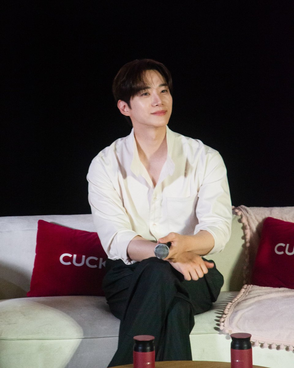 theseoulstory's tweet photo. [#LEEJUNHOinKL] Here’s a first look at Lee Junho during CUCKOOTOPIA: Exclusive Media Session &amp; Pop-Up Session at Pavilion Bukit Jalil! 🇲🇾

Stay tuned for more! 😍

Check out our updates here 👉🏻 https://t.co/H5Fixckbzu

Thank you @Official_CUCKOO for inviting us!

#CUCKOOTOPIA2026 https://t.co/QKYt5VIjf5