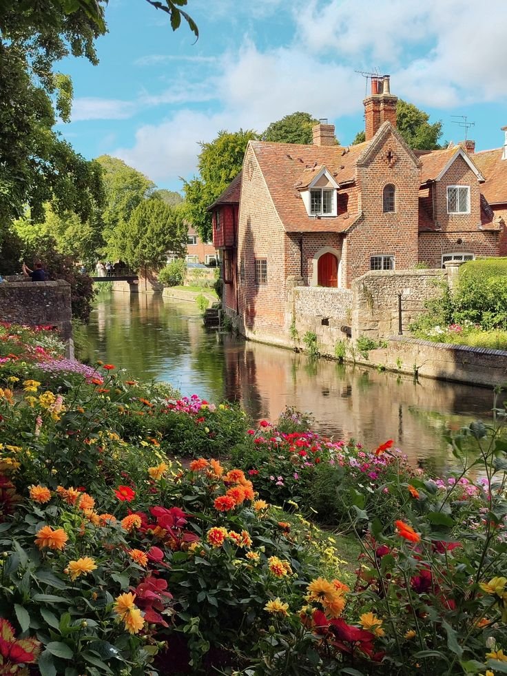 earthserenityy's tweet photo. Canterbury Kent https://t.co/oesranfX2e