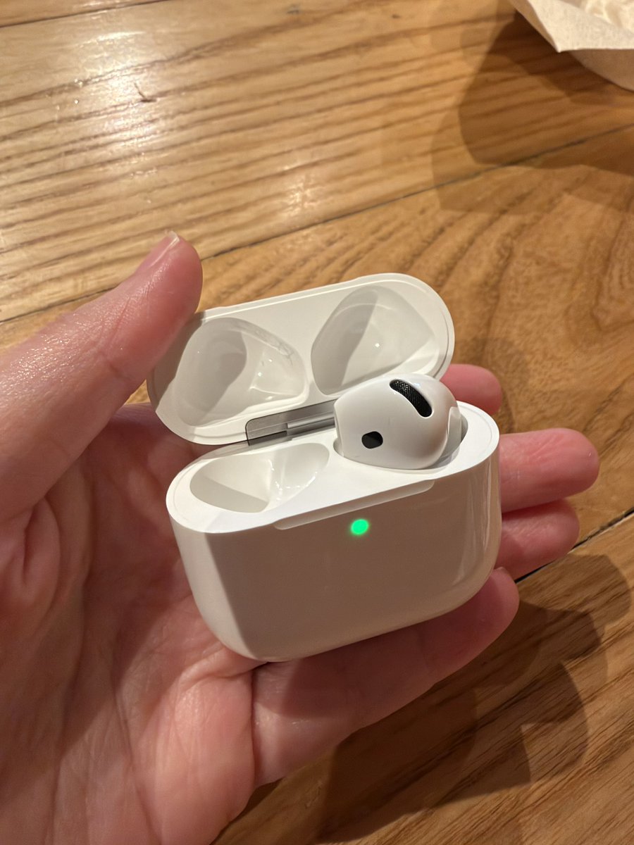 allegromon's tweet photo. ขาย AirPods 4 ANC (ข้างขวา+เคส) 

❣️2490 netรวมส่ง
❣️used like new ใช้มาแค่ไม่ถึง10เดือน
❣️สภาพดีมากทุกอย่าง ประกันหมด28/12/2026

นัดรับได้ ดีเอมขอดูเพิ่มเติมได้

#ส่งต่อairpods #airpodsมือสอง #airpodsมือ2 #airpod #airpodsของแท้ https://t.co/EaXDCF10Ln