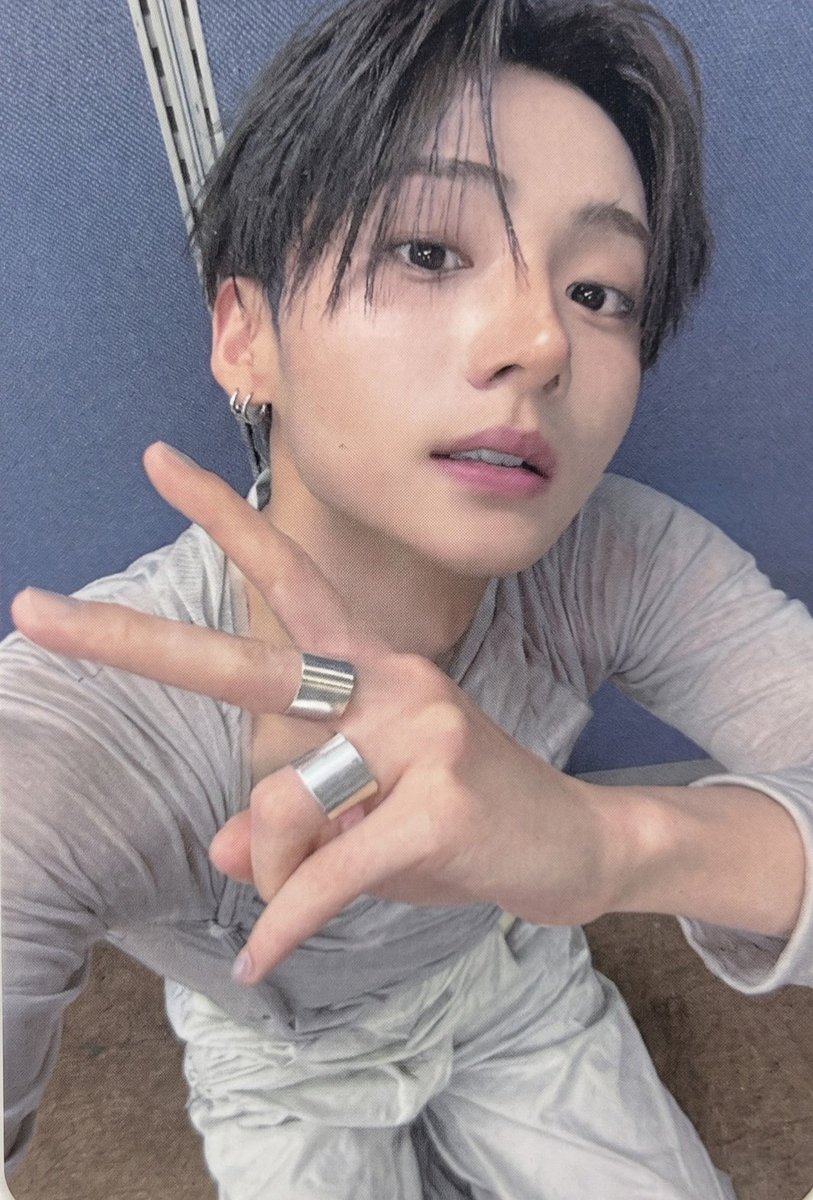 19wons's tweet photo. sangwon osaka fan event photocard hd #상원 

his collarbone shows and lip bite.. he so pretty THE PRETTIEST ㅠㅠㅠ ♡ https://t.co/RnR4XGger6