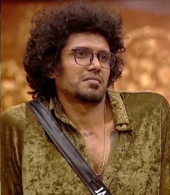 dark_knight7421's tweet photo. Imagine if a woman contestant shows attitude and disrespects a male host like this? The public would rip them apart. 

This male chauvinist Jason isn’t hated enough.

#BiggBossTamil10 https://t.co/XwaGyHKg7J
