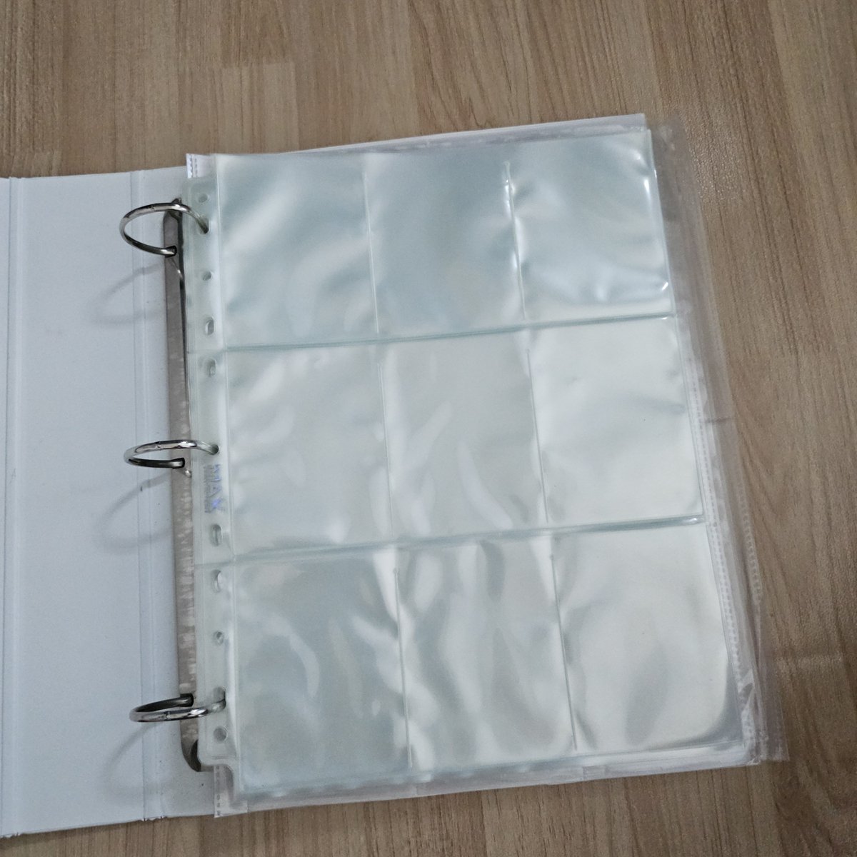 aiaiahu's tweet photo. Wts preloved
Binder bantex 9p 3 ring warna putih+45 lembar sleeve

Max 9p 10pcs
Ultra pro 9p 9pcs, 8p 1pcs, 4p 3pcs, 2p 2pcs, 1p 1pcs
BCW 3p 1pcs
Sultan 9p 1pcs, 6p 2pcs, 4p 4pcs, 3p 5pcs, 2p 1pcs
Bambi 1p 1pcs

Harga 60k sudah termasuk adm oren
Minus cover binder sedikit kotor https://t.co/ZyTWQn3rrx