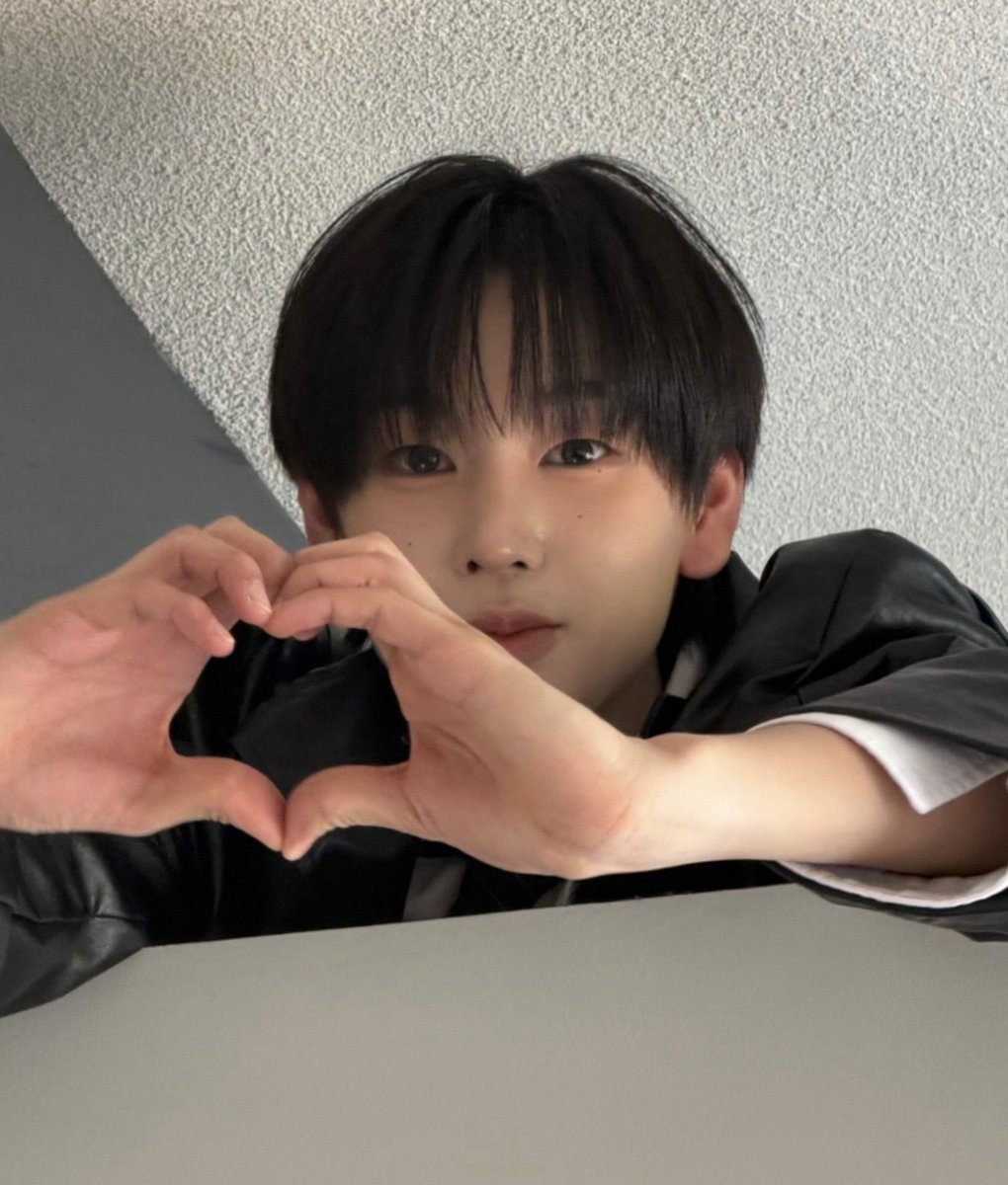 yesweover's tweet photo. @boytudetaein omg thank you boytude taein oomf, wishing you the same 🍀🍀 https://t.co/UubrZJNt7H