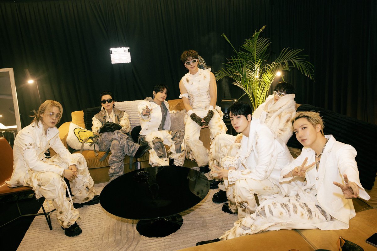 natu721112's tweet photo. I'm voting for #ARIASBTS at the 2026 ARIA Music Awards.🏆✨

3日間お疲れさまです🍀⋆゜
とっても楽しそうな姿を見て幸せだよ(*˘︶˘*).｡.:*♡
ゆっくり休めたらいいな...🐌

🗳✊💜🫶 https://t.co/FVHT0uRUdW