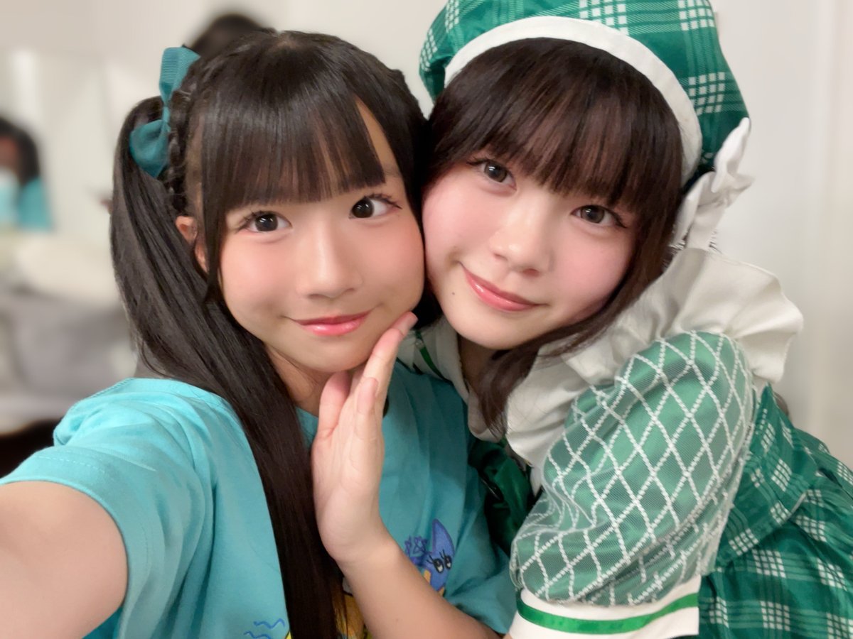 cocomicoco0312's tweet photo. おつここ🍓

りんくちゃん卒業式ありがとうございました💚
加入が決まってドタバタ大変だったとき背中を押してくれたりんくちゃん🥲💚さみしいよ😭

#チキータ #りんく #ここみここ https://t.co/fVByPB6Jjc