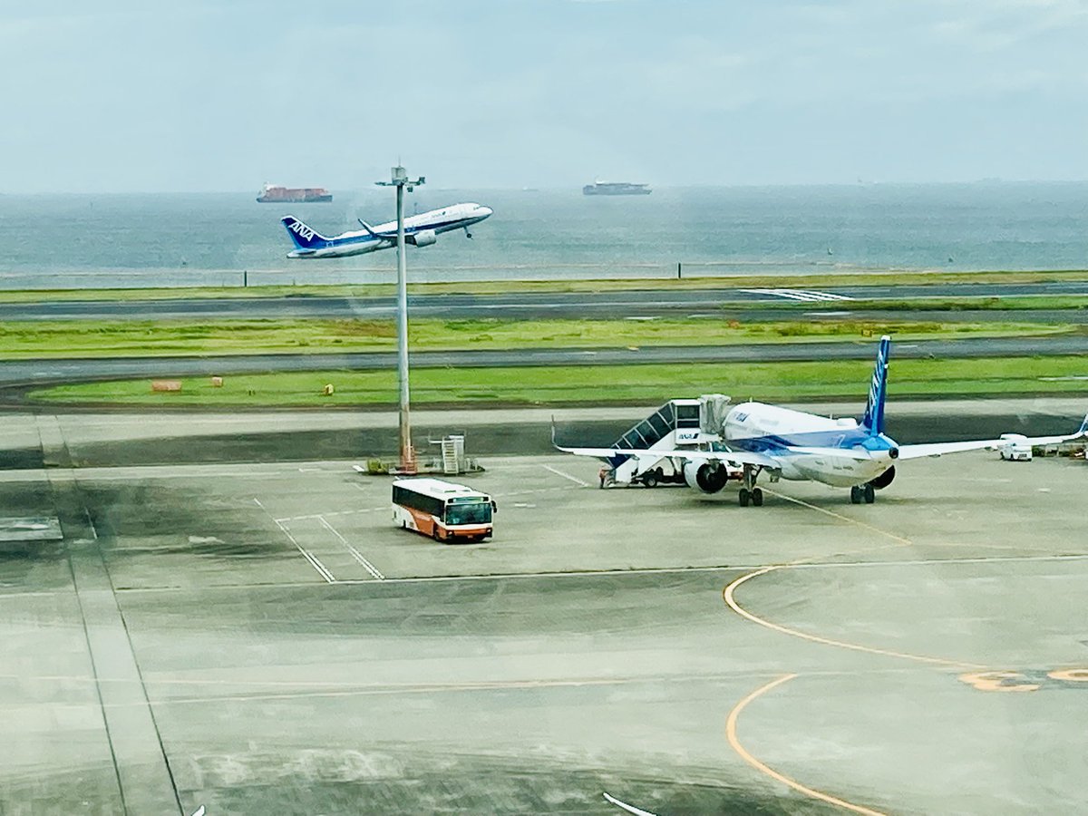 double2w's tweet photo. 飛行機見てきた https://t.co/Zm02haskfb