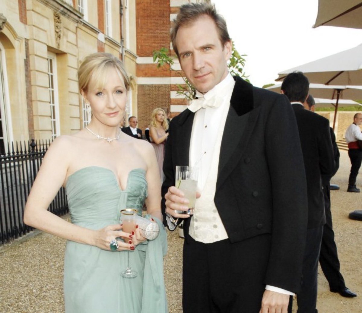 Visionaryvoid's tweet photo. Ralph Fiennes has been a very, very naughty boy! He had the absolute audacity to publicly defend J.K. Rowling, the author of a series that gave him one of his most iconic roles to date… that of Harry Potter’s nemesis, Voldemort. Everyone is expected to perfectly goose-step in line and denounce her for her original sin of ‘transphobia’ due to a series of Tweets.

Fiennes is not the sort of man to get dragged along in pointless slacktivism on the internet. He doesn’t Tweet about how woke he is, he doesn’t run around with little rainbows on his lapels… no, Ralph Fiennes is an actual professional. No nonsense, old-school — you’re here to act, so act! I like that. He’s an admirable chap

Meanwhile Radliffe, Watson and whatever-his-name-is who plays Ron, the ginger sidekick, have all spat out Rowling and publicly denounced her, because the Gods of Social Justice have put a fatwa on her name.
Voldie: “I find the level of hatred that people express about views that differ from theirs, and the violence of language towards others, disturbing.”
Beautiful! To the point. And oh-so true. It is disturbing how incredibly, extremely, over-the-top pissed people get at you when you go against the narrative and dare to criticise whatever’s the current hype. The very fact that Fiennes is now “under fire” for a comment so benign, in defense of a woman so marvelous, is… terrifying.
Half the millennial cast of the Harry Potter universe wishes to all-but cancel the very Creator of their own universe, the woman to whom each of them owe their lucrative careers. Not Fiennes. Fiennes was somebody before Voldemort, and continued to be somebody after. He doesn’t need to defend or attack anyone. But he does, anyway, because he’s a decent human being.