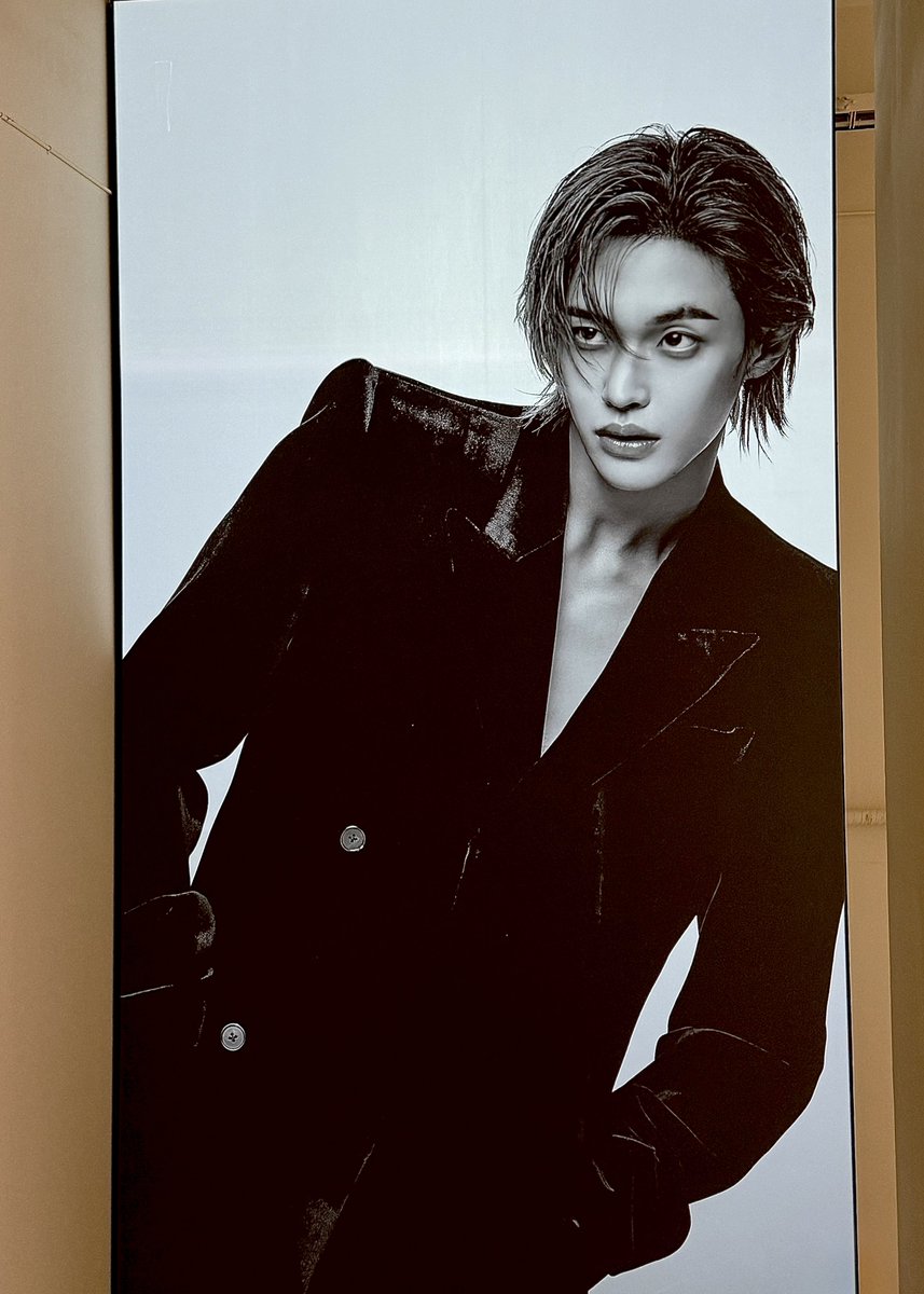 TikTikEee's tweet photo. 디페스타에 자석즈 보러다녀왔꼬 너무힘들어요 ^.ㅠ …….. https://t.co/Z4oKPDzdfS
