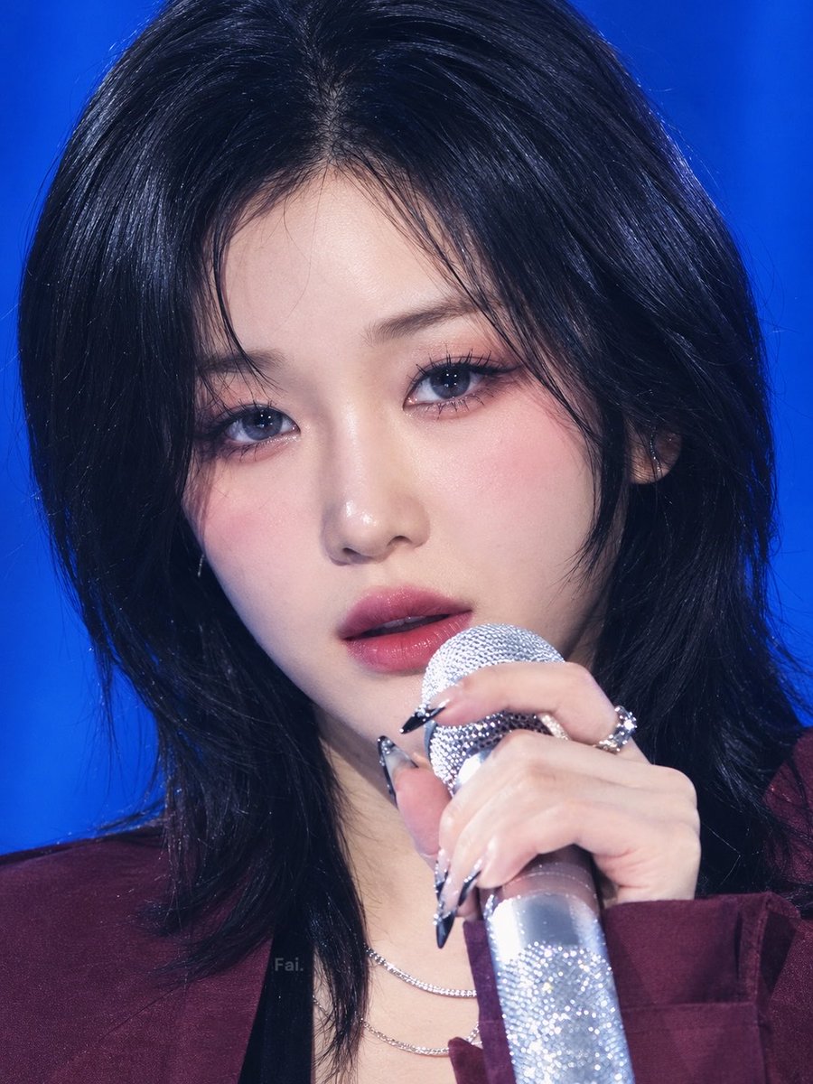 Mschaenie's tweet photo. Never get tired of saying how UNREAL her visuals are https://t.co/WQaCcJD2JO