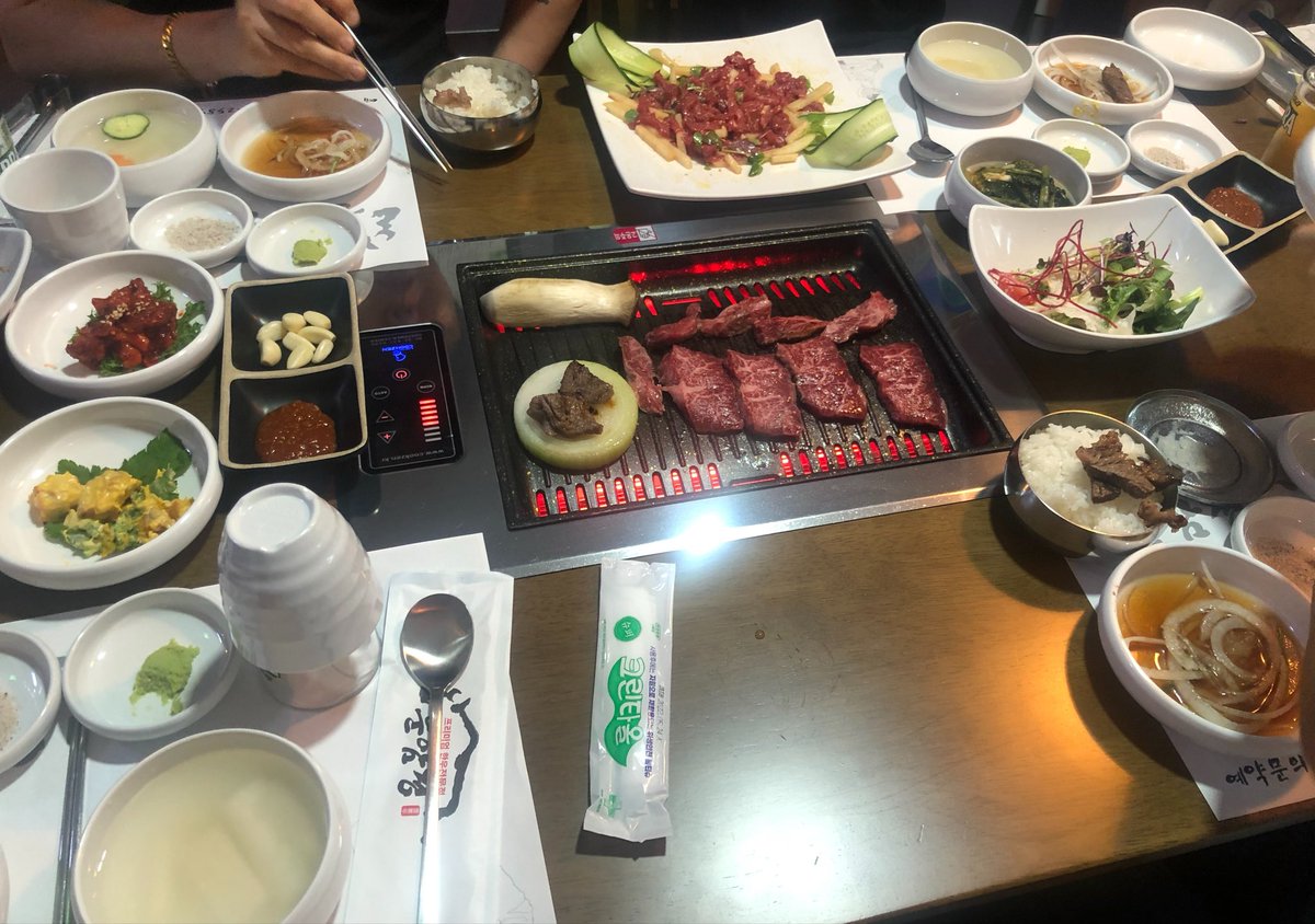 sameall_'s tweet photo. 주말 저녁 맛난거 먹고 남은 시간 푹 쉬셔요!😋😋
그래야 우리 월요일 스타또 할 힘이 생기니까요
월요일 온다고 우울해 하지 말고 웃으며 맞이 해보아요🥰 https://t.co/ZkaOA12okk