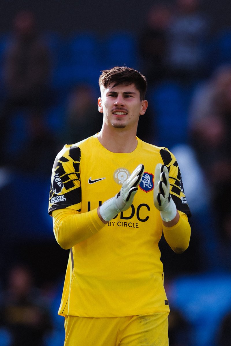 bridgecodex's tweet photo. 🚨🔵 Petr Cech on Mike Penders:

Penders was thrown into a full debut against Tottenham and the corner went wrong. Young keepers learn from those moments, but the cost was a goal and a result. https://t.co/dEsTwbj643