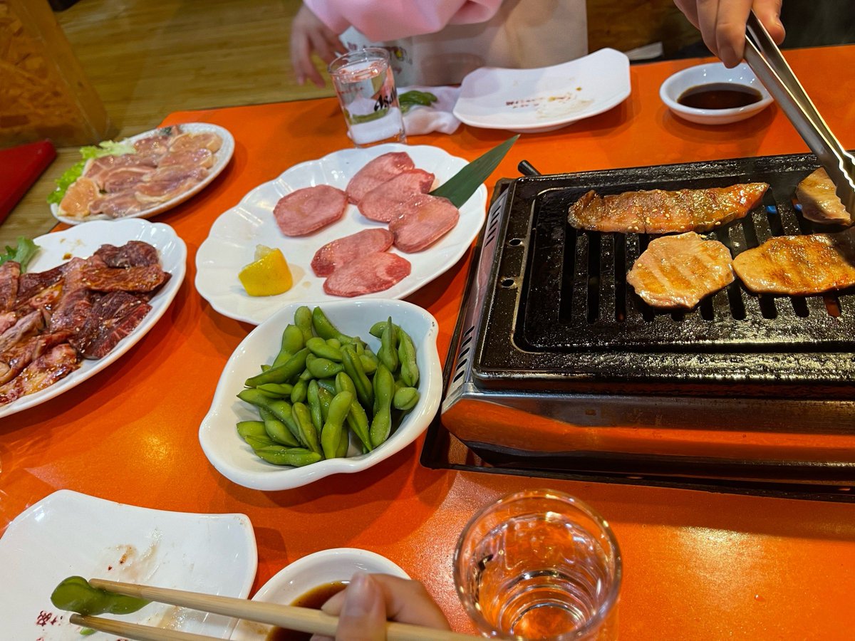 mcLLzfrieSdT5om's tweet photo. 今日路さん、蘸さん、授さん、谢さん、泳さんと新宿駅前で美味しいたこ焼きを食べた！最高の思い出になった， https://t.co/lyoHyqinWZ