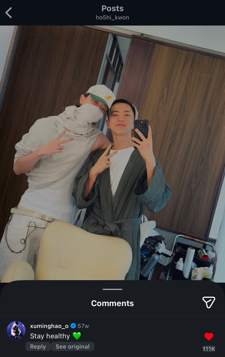 intoxmhao's tweet photo. the sweetest dongsaeng and a hyung 😭 https://t.co/UtLjs8Yx9m
