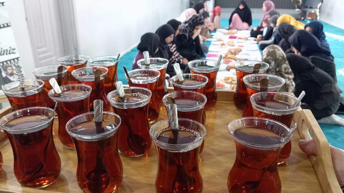 ceyhanfh's tweet photo. Ceyhan geçnlik ile kitap okuma etkinliği ve kahvaltıda buluştuk.

Para nasıl ki gençken kazanılıyorsa ilim ve cennette gençken kazanılır.

| Alparslan Kuytul Hocaefendi 

#HocamlaOkuyorum
AlparslanHocaya Ozgürlük
#pazar 

📍Ceyhan https://t.co/umOEWkJn4u