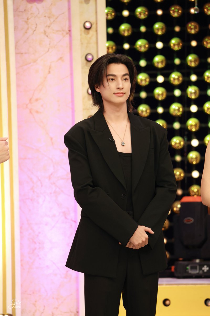 Gulfkanawutofc's tweet photo. วันนี้คุณหนูภากรออกงานค่ะ 😁

GULF ON THE SHOW 3ZAAAP
#3แซ่บxตะวันลวง​
#GulfKanawut https://t.co/lOYWOz6TTc