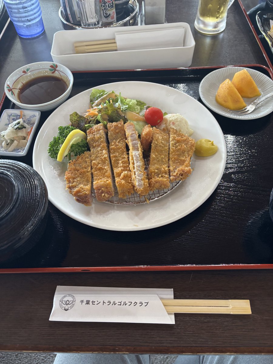 abbhoshitaro's tweet photo. 昼メシ
今日もとんかつ https://t.co/UA85z9yD1w