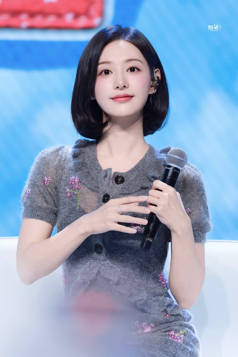 wangxi_1019's tweet photo. 261025 fanmeeting

#김지원 #KIMJIWON 
#キムジウォン https://t.co/ULeTBMZ7br