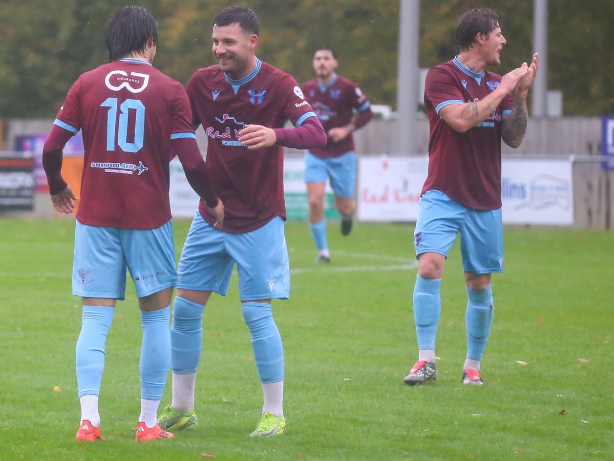 Westfieldsfc1's tweet photo. Selection of images from yesterday as #fields were held to a 1-1 draw by Hallen AFC in the @HellenicLeague.

@bailey_f7 got #Fields goal with a great strike from 18 yards.

#FieldsTogether🟣🔵

Images: @WHLSPFootball https://t.co/zQNOlMcfy4