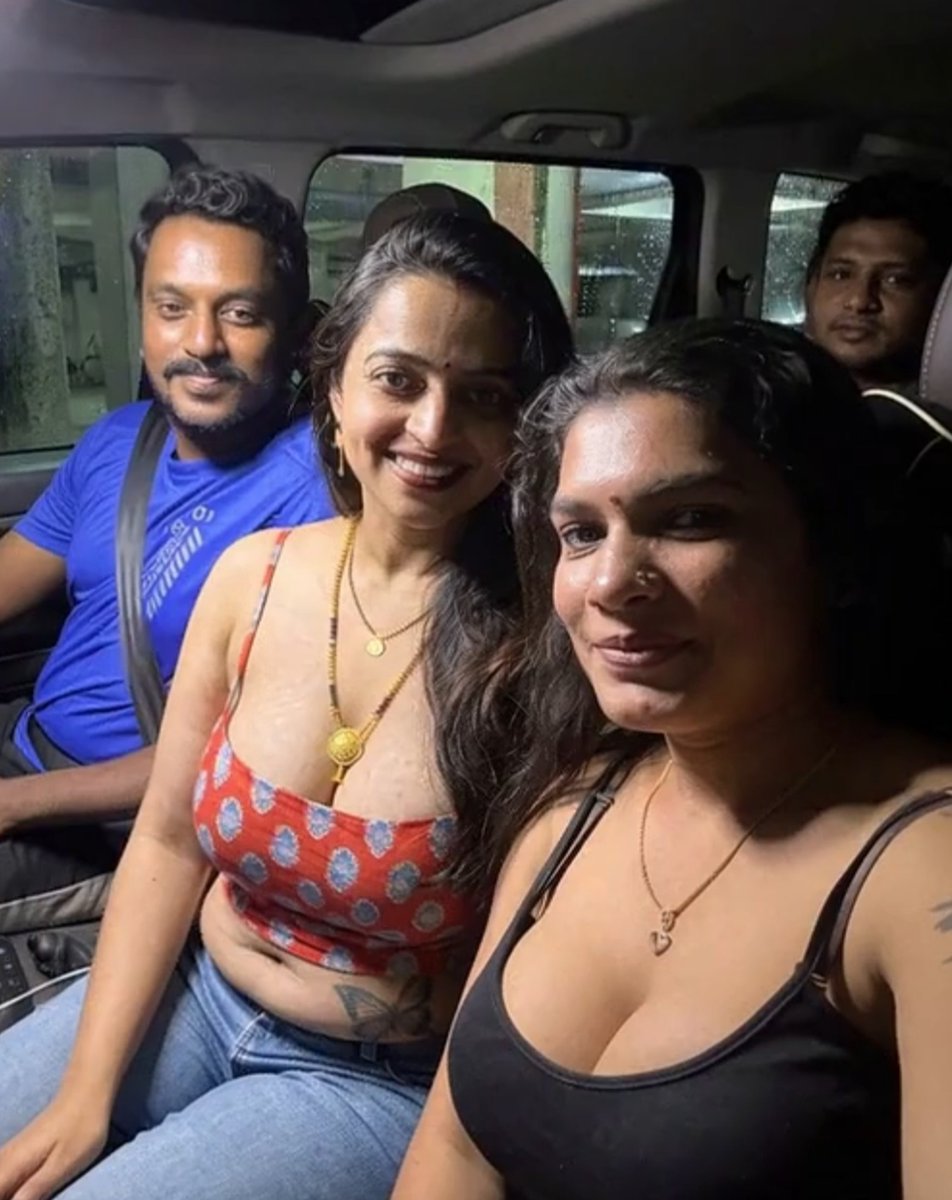 lusty_anjali_36's tweet photo. Me @lusty_anjali_36  and Rashmi Nair... Howz we both looking?? 
💋💋

We Featuring Soon... 

#Anjali #Rashmi_Nair https://t.co/CY92IGMAWD