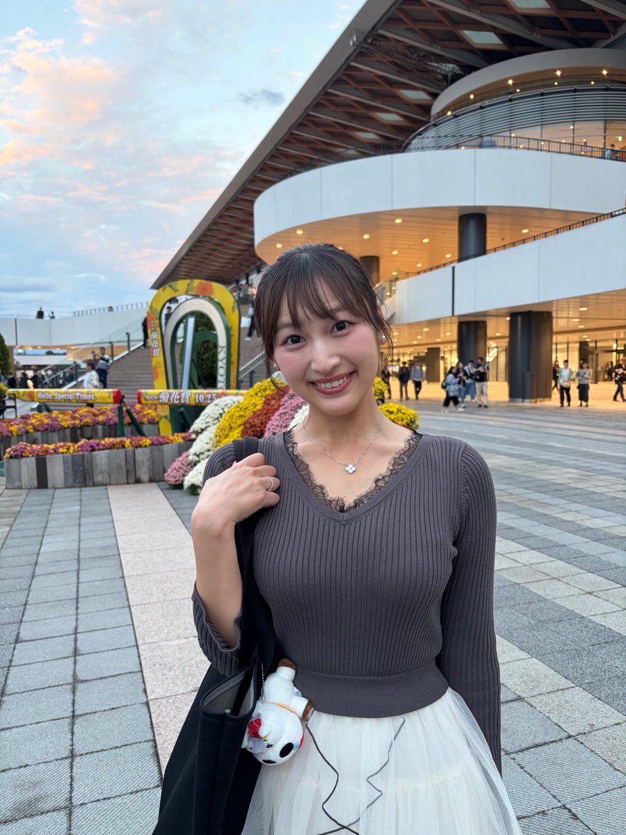 ___maria48's tweet photo. #菊花賞 
本当に見応えのある、素晴らしいレースでした！現地で鳥肌が止まりませんでした。

ゴーイントゥスカイ、武豊騎手！
流石 レジェンド あっぱれです👏
本当におめでとうございます！

そして今日は、現地リポートを🎤緊張しましたが、貴重な機会をいただき感謝です。ありがとうございました✨ https://t.co/CMiacvdXxk