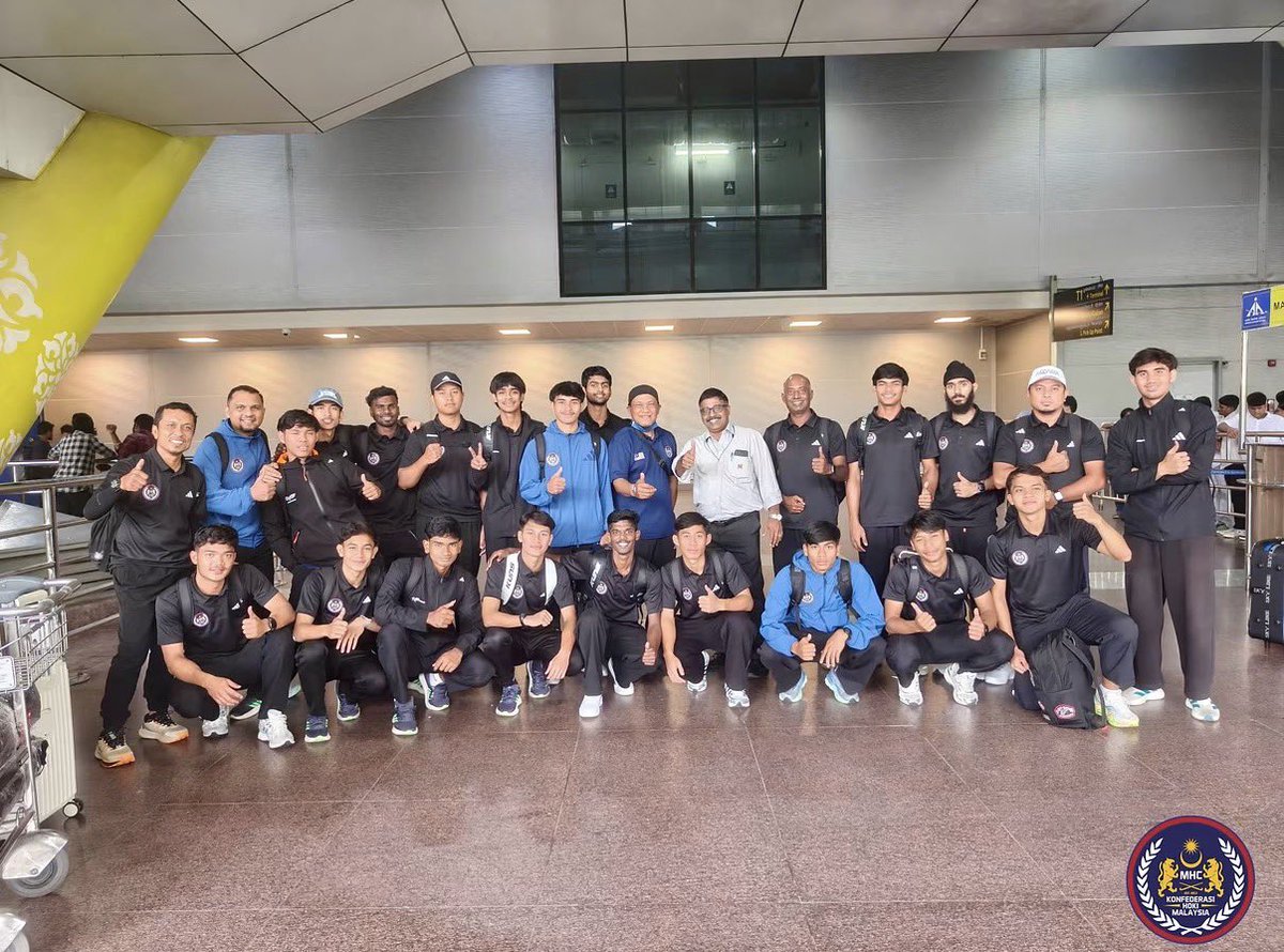 HokitaMY's tweet photo. Perjuangan #YoungTigers belum selesai! ๐ช๐ผ๐ฏ
Tak sampai 24 jam selepas bergelar juara #SOJC2026, skuad hoki remaja negara kini berlepas pula ke India ๐ฎ๐ณ bagi saingan Kejohanan Piala Emas MCC-Murugappa 2026! All the best diucapkan buat Sang Juara! ๐๐ผ #SayaSokongHokiMY #BersatuUntukHoki
Kredit foto: Malaysian Hockey Confederation