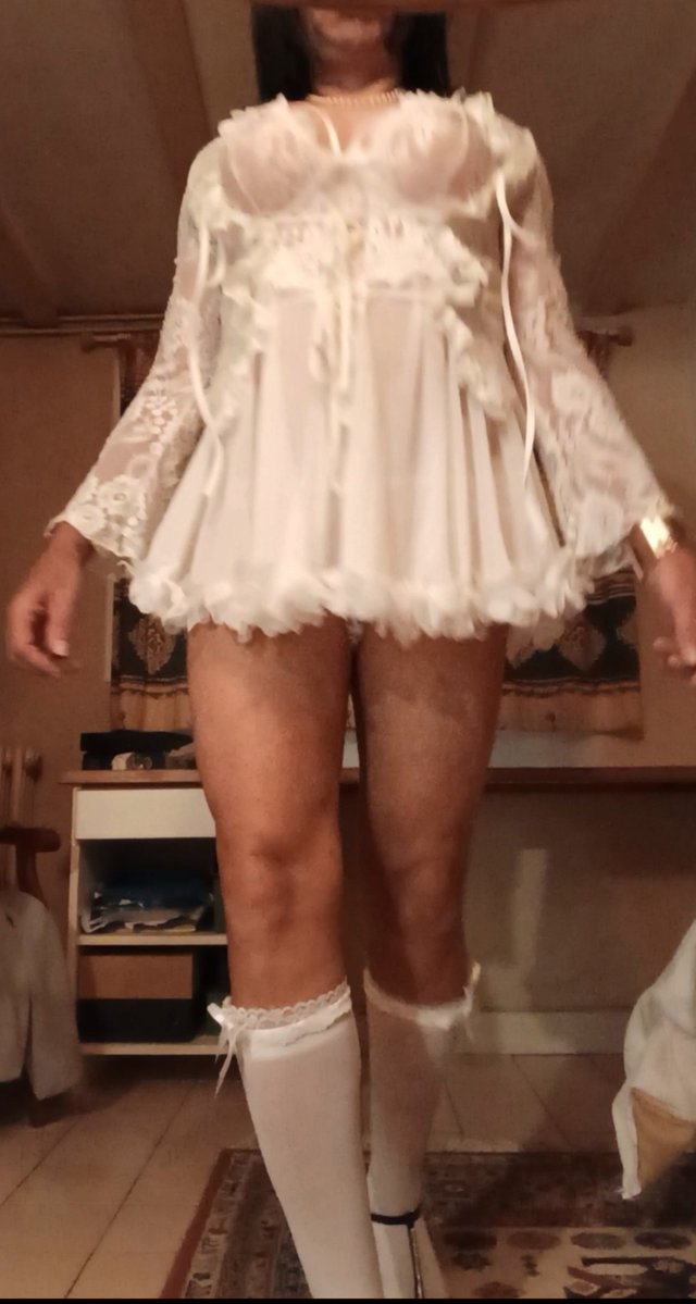 EvaLoveBtz's tweet photo. J'aime bien porter cette petite tenue le dimanche matin, en attendant un homme, un vrai macho, qui me fera grimper aux rideaux 😊🤭😘
#sissy #femboy #ladyboy #trans #trav   #ts #cd #crossdresser https://t.co/pAlhkL2Ui6