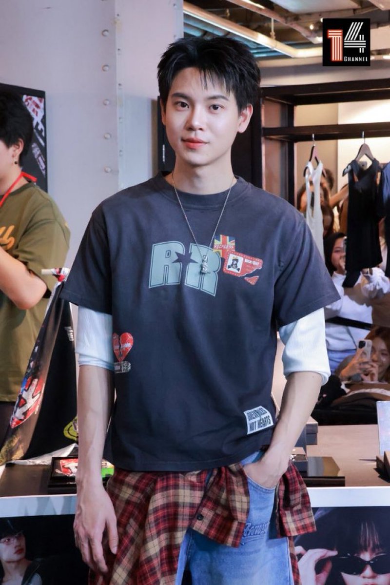 ofcoursewar's tweet photo. พ่อค้าบบ หล่อมาก 🫡

YinxShane ANWYLL at SIAMCENTER
#YinxShaneTheRockyRiot https://t.co/fGtDPa8j5E