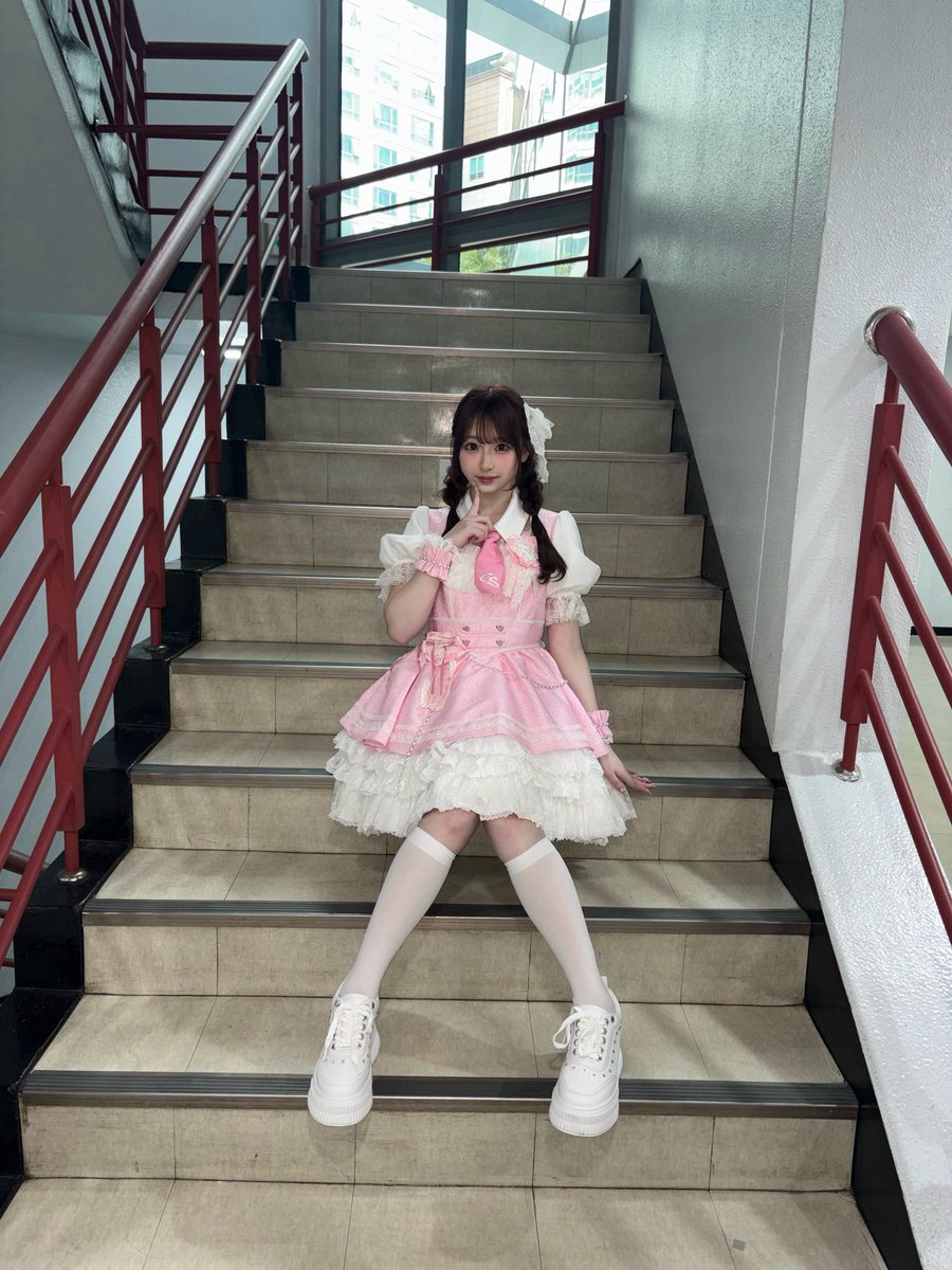 haruka_cs0129's tweet photo. #인기가요 감사합니다!

처음으로 출연했어요!
반짝반짝 빛나는 무대에 설 수 있어서 정말 행복했어요⟡.·
많이 많이 봐주셨으면 좋겠어요!!
다시 출연할 수 있도록 열심히 노력할게요!!

4일 동안 정말 즐겁고 행복했어요!
감사합니다!!♡

인기가요 ありがとうございました！

初出演させていただきました！
きらきらで嬉しかったです⟡.·
たくさん見て欲しいです！！
また出演できるように頑張ります！！

4日間本当に楽しくて幸せでした！
ありがとうございました！！