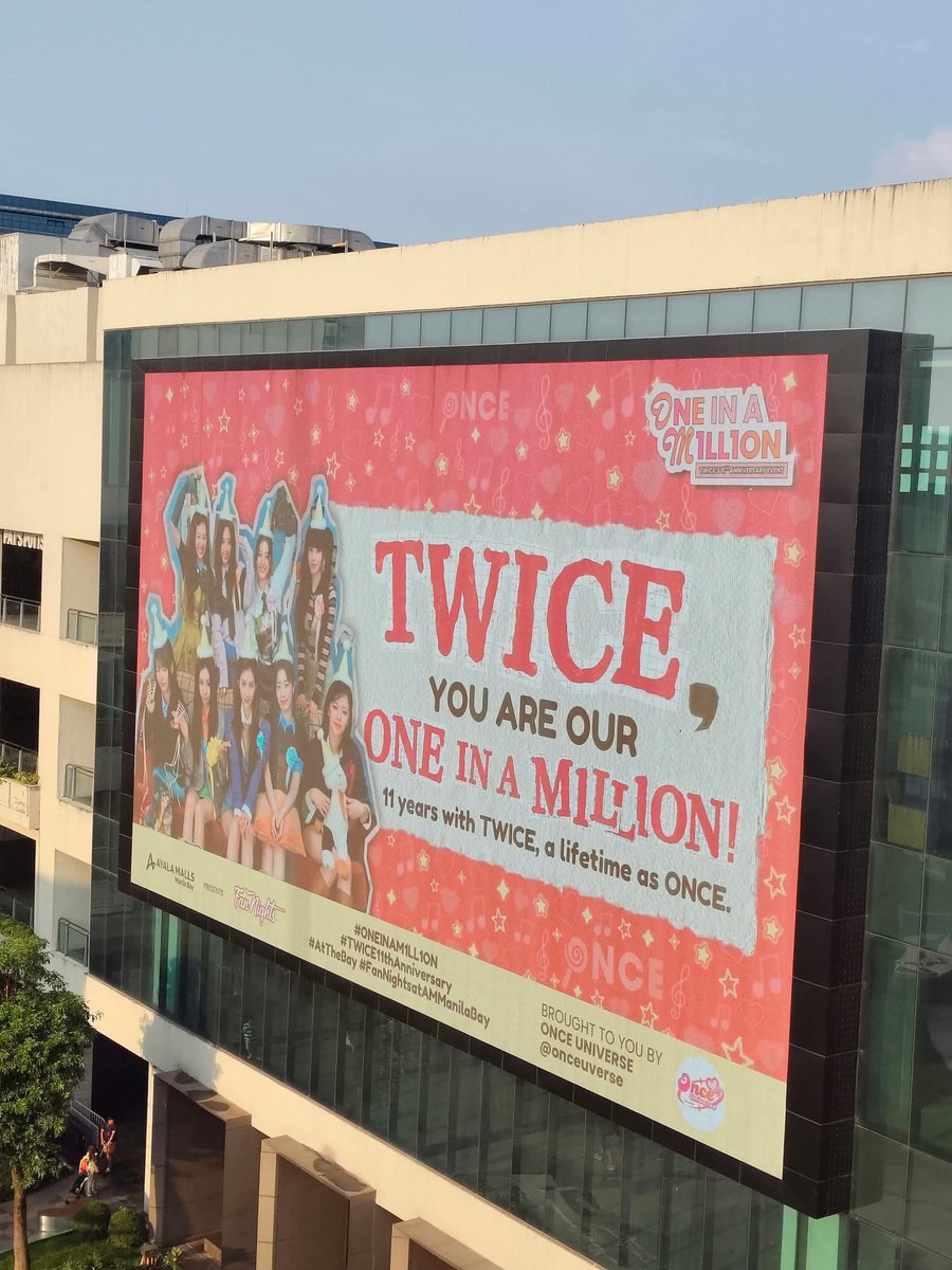 dalandaniminmin's tweet photo. @onceuverse 
#ONEINAM1LL1ON #TWICE11thAnniversary #AtTheBay #FanNightsAtAMManilaBay https://t.co/tn6yvSNsjg