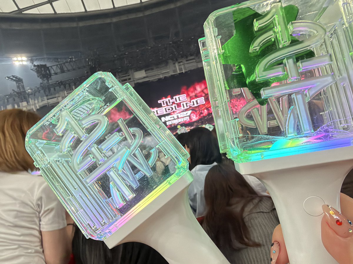 ayako0905's tweet photo. やっぱりイリチル最高すぎた
ネオカル最高

二日間アプグレ席　楽しすぎてもうロスになってる https://t.co/a0jyJ06yGh