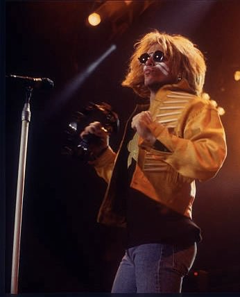 jane_jbj's tweet photo. Jon performs at the Target Center in Minneapolis, Minnesota on August 15, 1995 #BonJovi #JonBonJovi 🥰
Photo by Jim Steinfeldt https://t.co/t37AUsLvk3