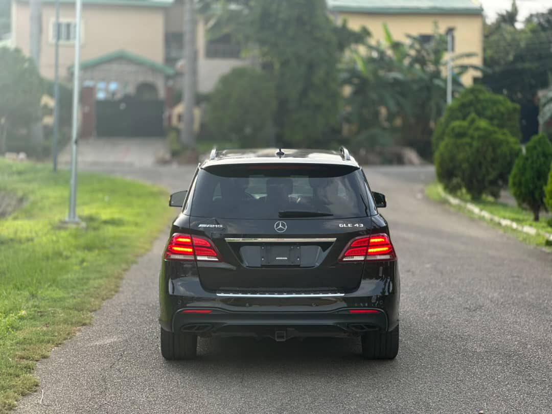 __buga's tweet photo. FOREIGN USED 2018 GLE43 AMG MERCEDES SUV FOR SALE 
-BLACK ON BLACK INTERIOR 
-2026 CUSTOM DUTY 

N49,500,000 NET
ABUJA 
09075065990 https://t.co/nyfG2ulugj