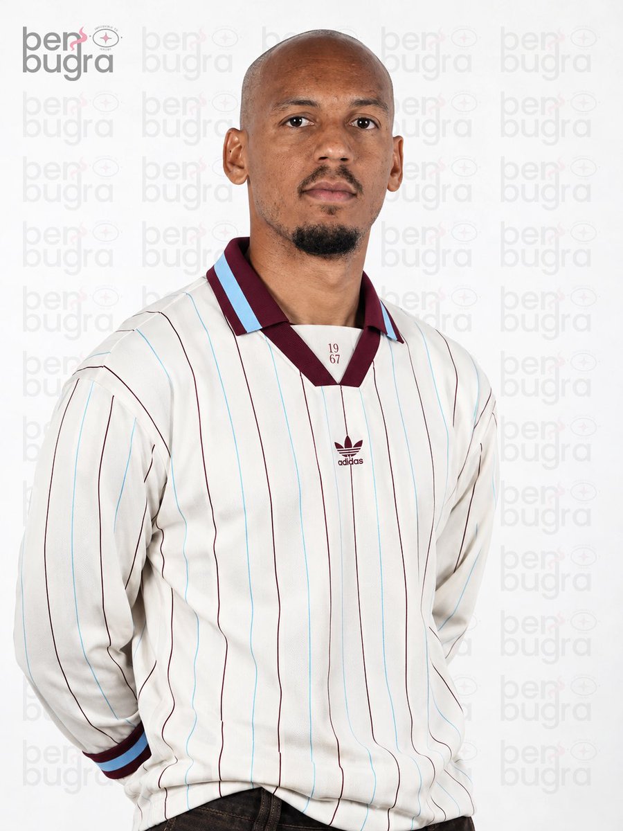 bugraaracc's tweet photo. Ne satılır, ne tarz ve ne giyilir? Biliyoruz. 

Adidas Trefoil Essentials X Trabzonspor 🔴🔵

designed by me. 🐐 https://t.co/u7DFBdhkuJ