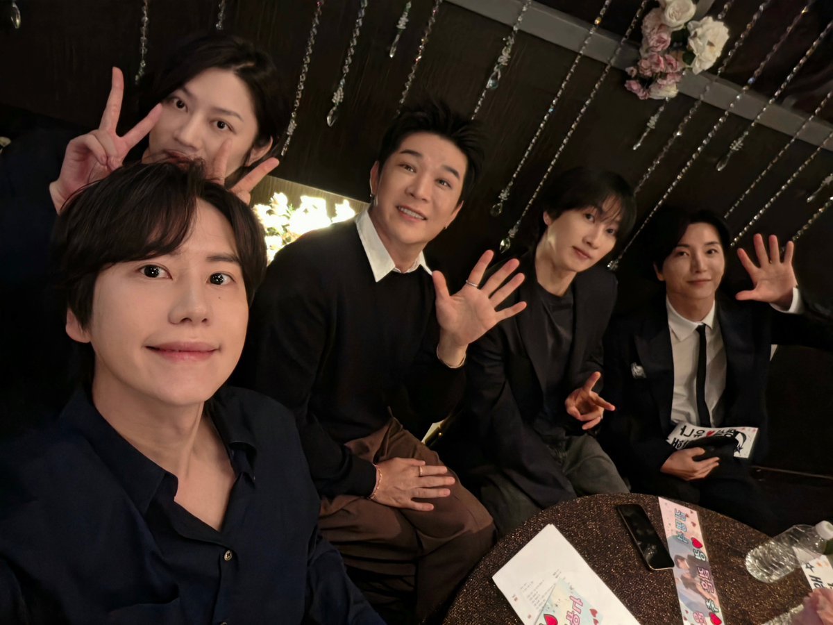 TheLees_HyukHae's tweet photo. Hyukjae 😍!!!!

#EUNHYUK #은혁 https://t.co/yVXnn99y4s