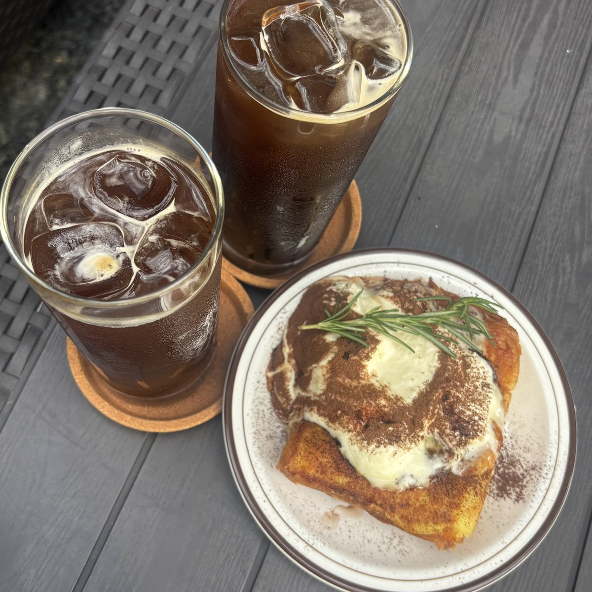 mmssqp_'s tweet photo. 맛있는거 먹고 일남 얘기 하는거 너무 행복하지//♡ https://t.co/dB0f7RnoAR