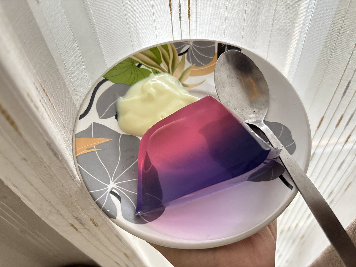 kireitademo's tweet photo. bikin jelly tadinya pengen warna stormcookie, tp kok jadi warna bisek https://t.co/JxX5IJz2dI