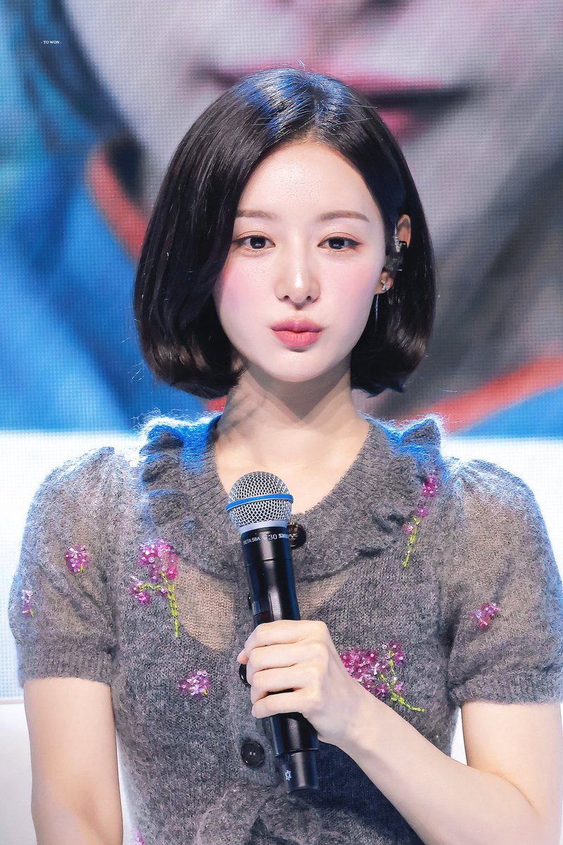 theoywon's tweet photo. 단발여신 닉값하심 존예의 수준을 넘으셨어…. https://t.co/LmUwswkJxs