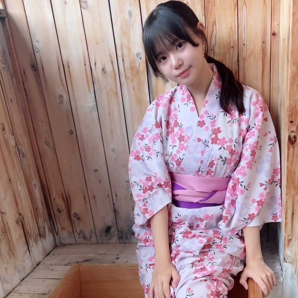 _s0_0sr's tweet photo. ���泉> ·̫ <
#seju #足湯 #女子中学生 https://t.co/Xjb9I42epz