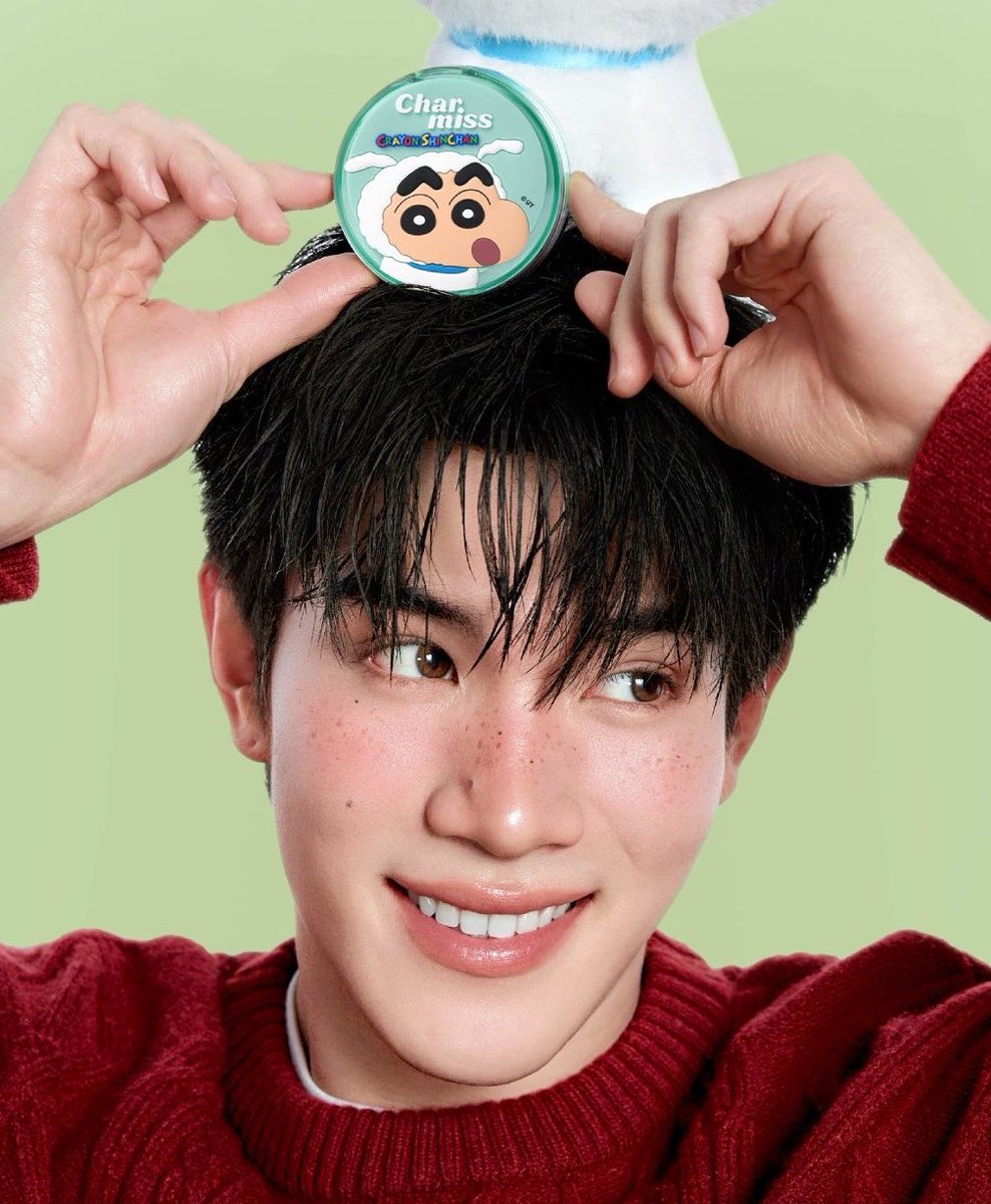 FourthOfficiall's tweet photo. ปกปิดสิว ผิวไม่ดื้อ แต่น้องโฟ้ด(น่าจะ)ดื้อ! 😝💚✨

#CharmissXCrayonShinchan
 #คุชชั่นเขียวชาร์มิส #CHARMISSXFOURTH 
#Fourthnattawat #โฟร์ทณัฐวรรธน์ https://t.co/FDqGtlgrxd