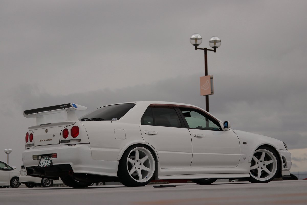 SKYLINEGT_R34's tweet photo. ADVAN GTからTE37へ
1回やってみたかった白×白
先陣の人達めっちゃおるけどばりくそええ❗️ https://t.co/HKXbgVUhhH