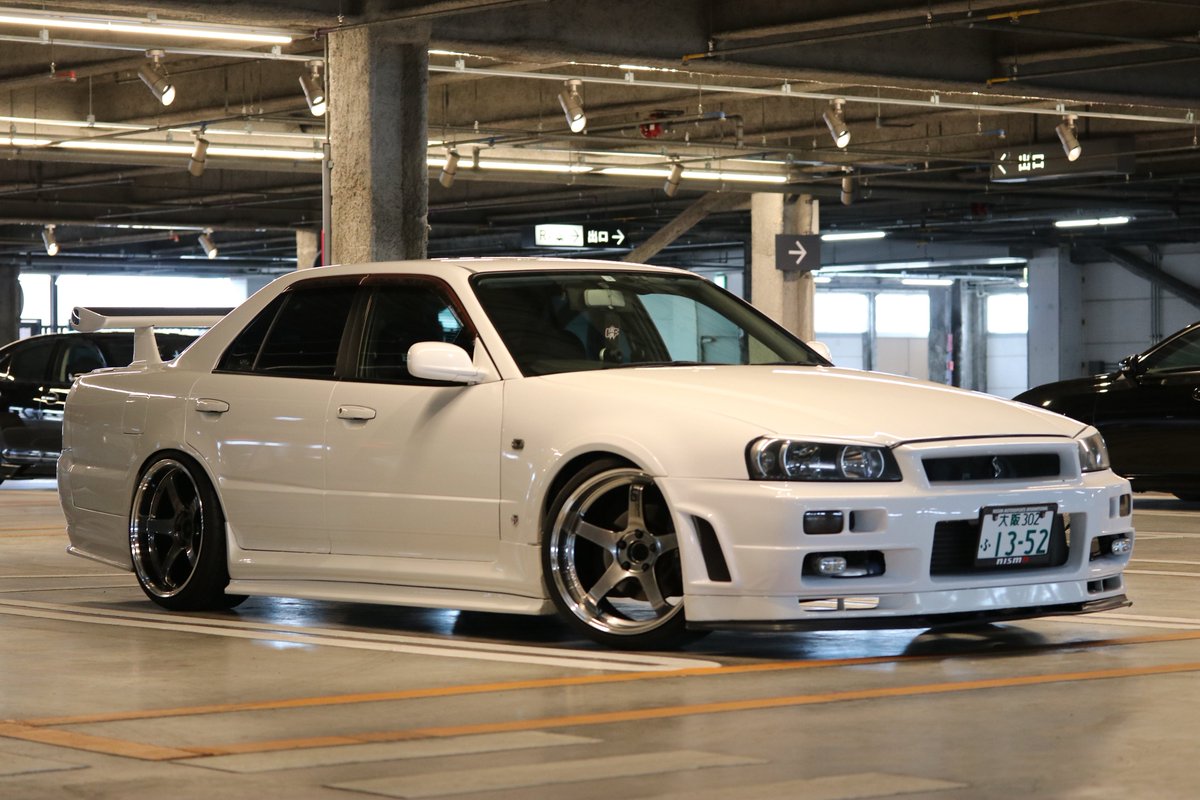 SKYLINEGT_R34's tweet photo. ADVAN GTからTE37へ
1回やってみたかった白×白
先陣の人達めっちゃおるけどばりくそええ❗️ https://t.co/HKXbgVUhhH