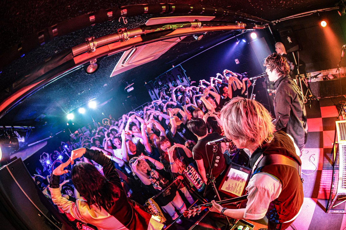 miki_M_s_Party's tweet photo. 10/16秋田 LOUD AFFECTION
【GUEST】NEVER FADE 
ちょこちょこ来れてる大好きな土地‼️
男鹿でもお世話になっておりますが、秋田市もここ最近来れてて大好きな街です🙌

汗だくになりながら思いっきりやりあえるライブってマジで最高✊
またしても秋田で素敵な思い出が出来ました✨

📸by @stsn16 https://t.co/IMjvzfziWB