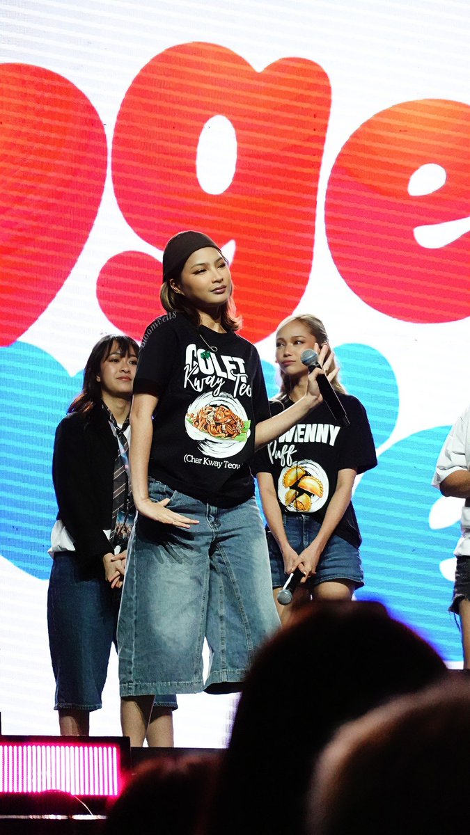 Bloomveil8's tweet photo. My abunjing bunjing. 🤏🏻

SG ROARS BINI SIGNALS
#BINI_SIGNALS_WORLDTOUR_2026 #BINI_SIGNALS_SINGAPORE
#BINI https://t.co/ETynCfWDKm