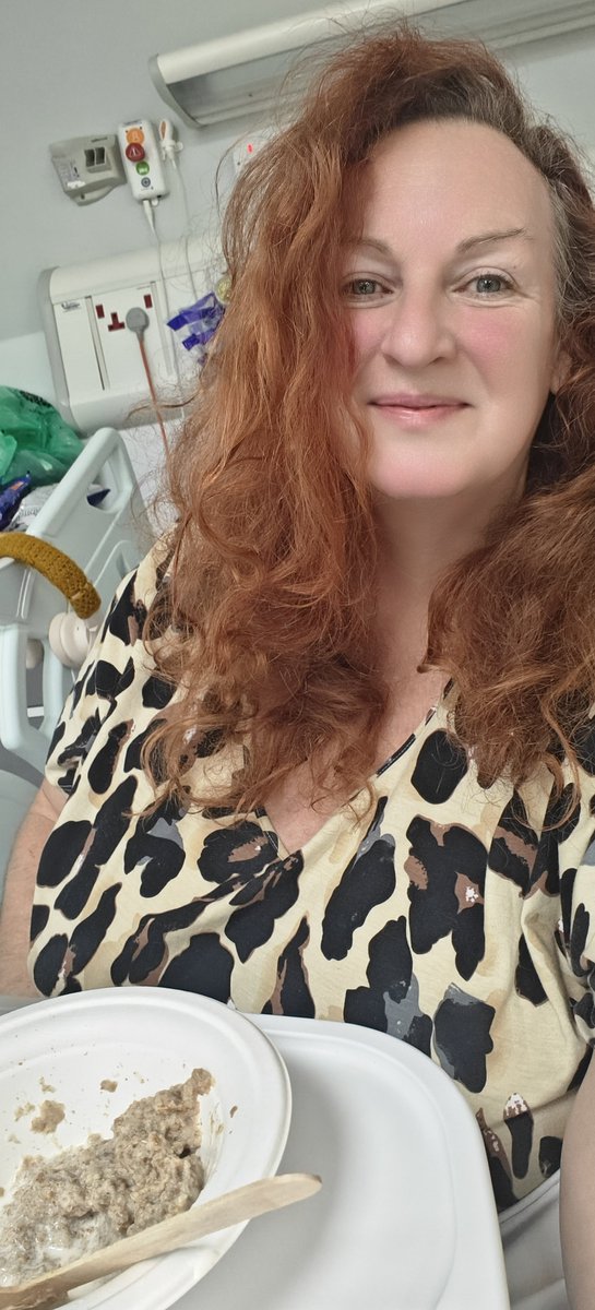 flaminhaystacks's tweet photo. Just waiting for an X-RAY now and then hopefully can go home. https://t.co/gW88gQuo9y