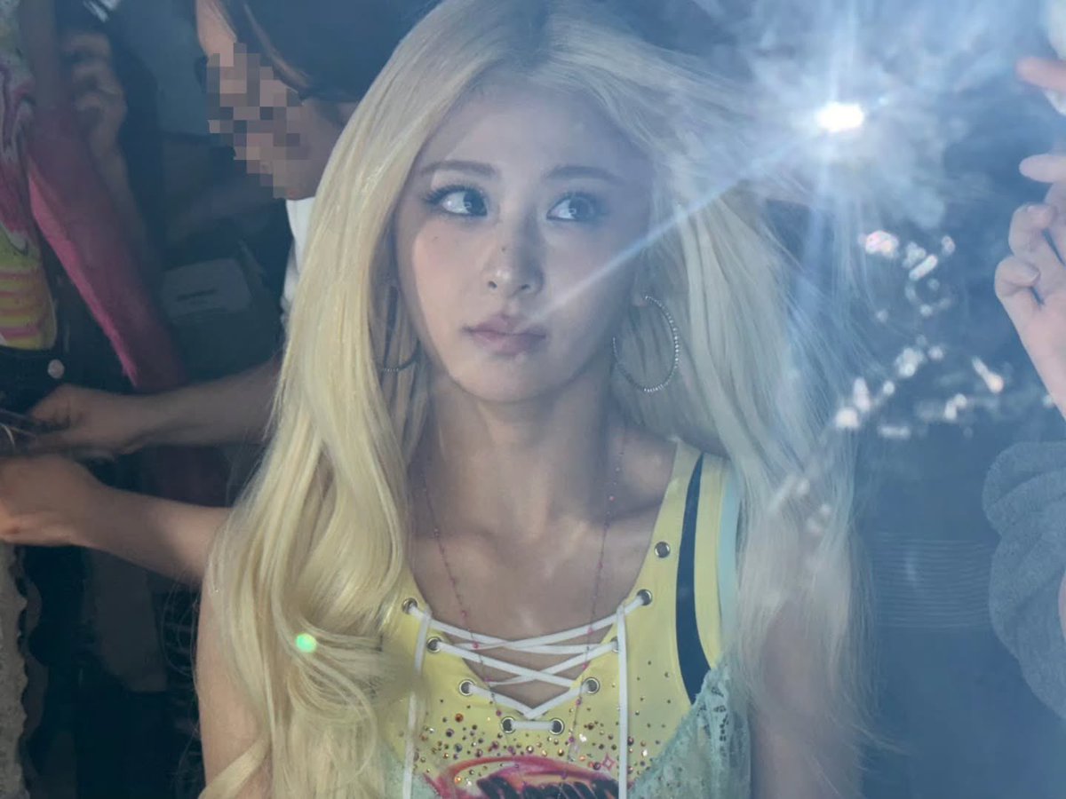 yurnjiin's tweet photo. and i, obviously, very much aware that i’m terribly bad at shuttin up when i look this good. 

and the worst part is, i know i’m going to be insufferable about it for the foreseeable future. heaven forbid a single strand should dare to misbehave after all this. https://t.co/heCWlUhnyA